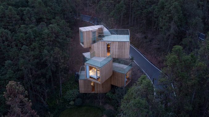 Дом-дерево (The Qiyun Mountain Tree House) в Китае от Bengo Studio.