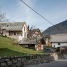 Дом в альпийской деревне (House in Alpine village) в Словении от Skupaj Arhitekti