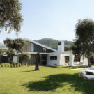 Дом в оливах (Olion Villa AA) в Греции от Ark4lab of architecture.