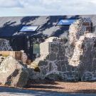 Дом на каменных руинах в Шотландии