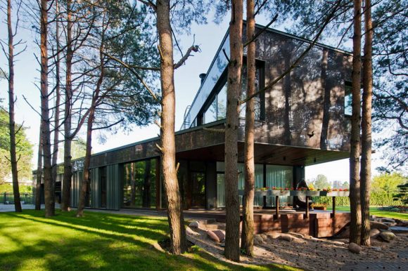 Дом среди сосен в Литве