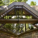 Дом-мост (Bridge House) в Канаде от LLAMA urban design.