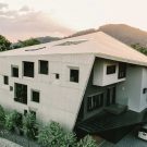 Дом в бетонной оболочке в Малайзии