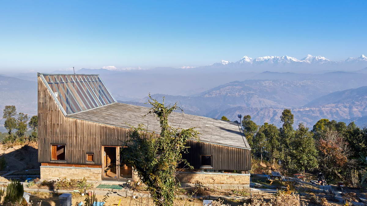 Дом с видом на Гималаи
