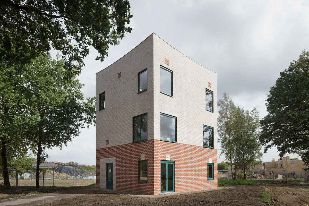Кирпичный дом в Голландии