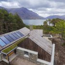 Дом у озера в Шотландии от HaysomWardMiller Architects.