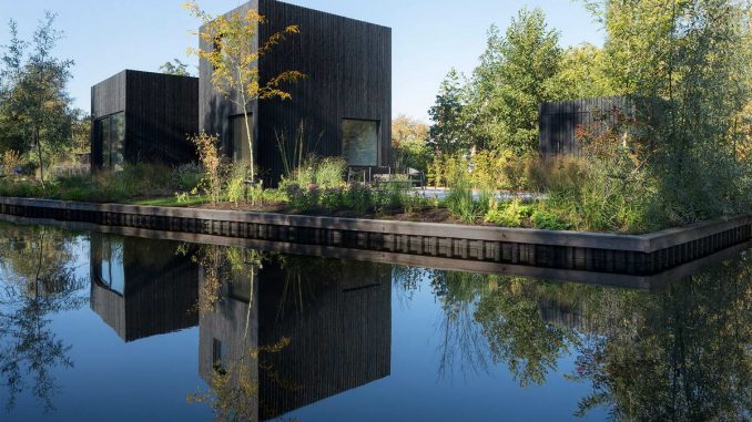 Крошечный домик для отдыха в Голландии от i29 Interior Architects и Chris Collaris.
