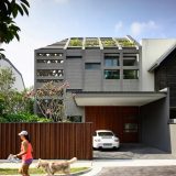 Решётчатый дом с бассейном в Сингапуре