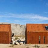 Ржавый домик для отдыха в калифорнийской пустыне