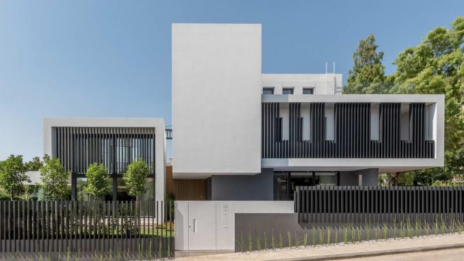 Модернистский дом в Греции по-немецки