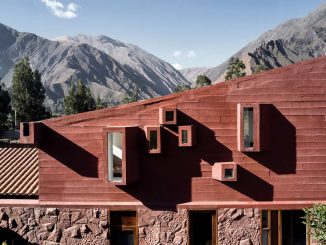 Дом в горах из камня и бетона