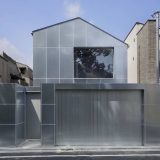 Городской минималистский дом в Японии