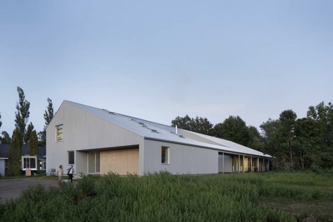 Дом для художников в Канаде: современная архитектура, вдохновленная традициями