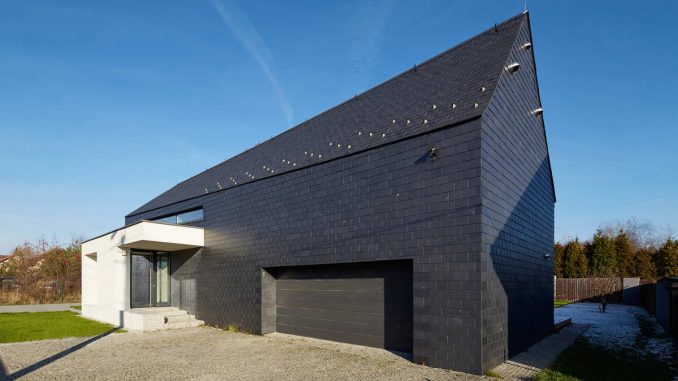 House in Slate 2 Сланцевый дом с традиционным силуэтом в Польше