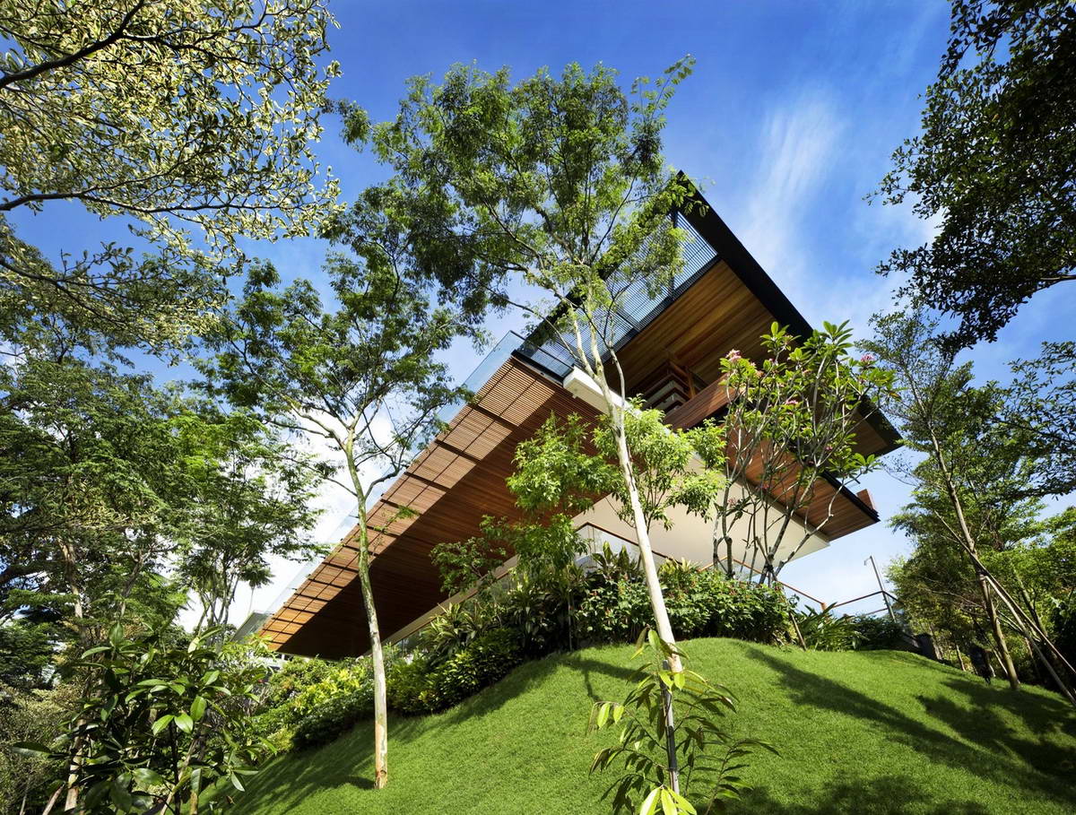Дом на склоне у ботанического сада в Сингапуре
