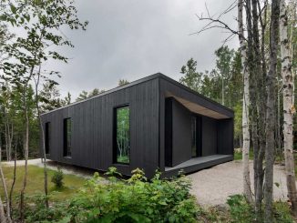 Два лесных домика для отдыха в Канаде