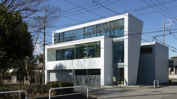 House in Tsukuba 1 Дом для временного проживания со спортивными залами в Японии