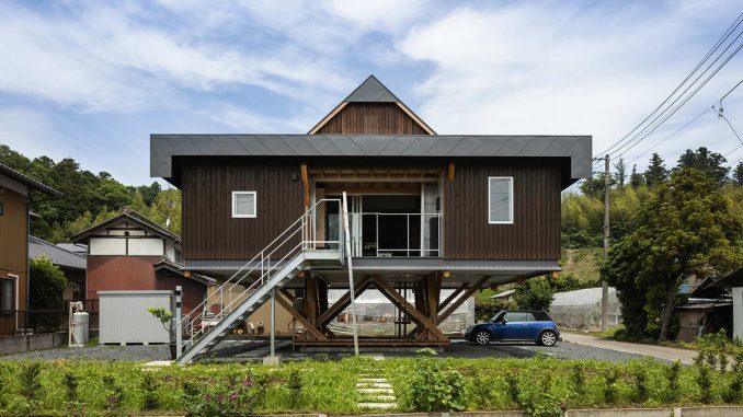 Stilt House 1 Дом на курьих ножках по-японски