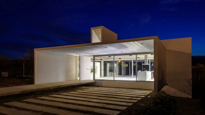 Casa La Hornilla 13 Минималистский дом в Аргентине