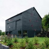 Чёрный дом в стиле barnhouse в США
