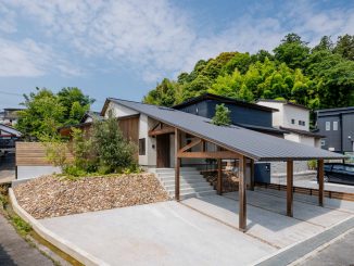Простой дом с удивительным интерьером в Японии