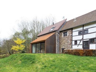 Реконструкция и расширение 200-летнего дома в Бельгии