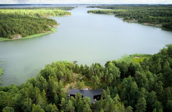 Деревянный лесной дом для отдыха в Финляндии