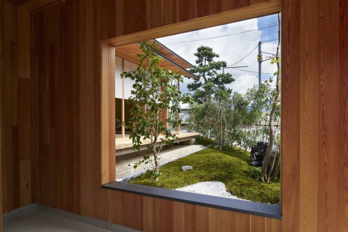 Городской дом с террасами в Японии