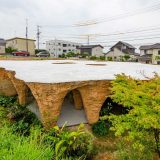 Дом, вырезанный внутри земли в Японии