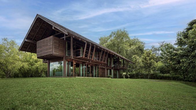 Mekong House 1 Деревянный дом у реки в Таиланде