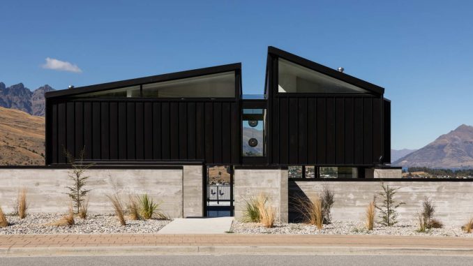 St Marks Lane House 1 Чёрный дом в Новой Зеландии