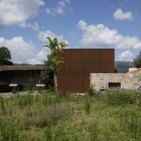 Превращение старой фермы в современный жилой дом в Португалии