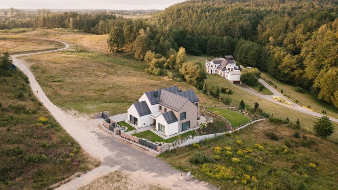Multi Gable House 7 Дом в природном окружении в Польше