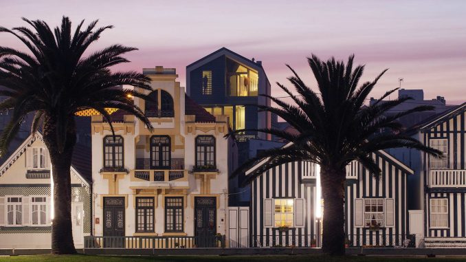 House in Bela Vista 6 Узкий бетонный дом в Португалии