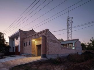 Простой кирпичный дом в китайской деревне