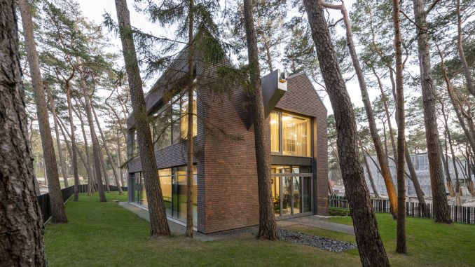Residential House in Klaipėda 1 Дом в сосновом лесу на берегу Балтийского моря в Литве
