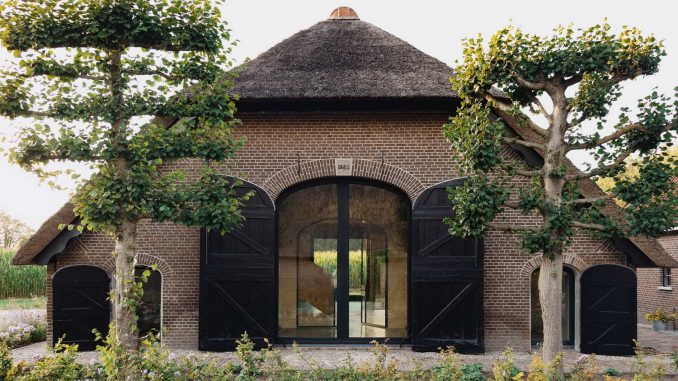 Barn at the Ahof 1 Удивительное превращение старого сарая в Голландии