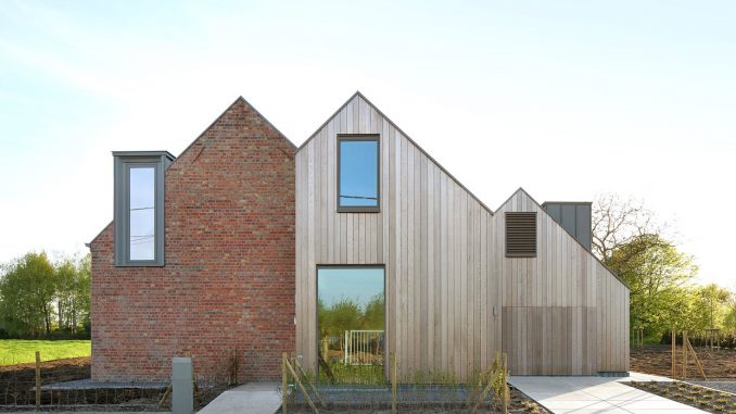 House Aartrijke 1 Сельский дом в Бельгии