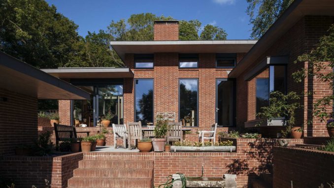 Gardeners Cottage 1 Кирпичный дом садовника в Англии