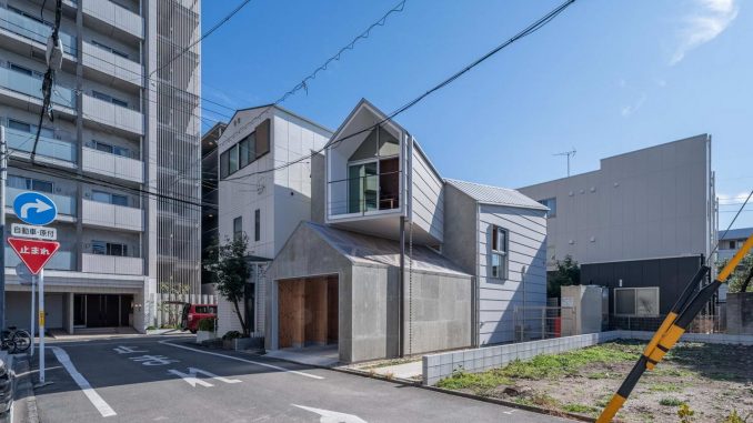 House in Komabacho 1 Городской дом в Японии