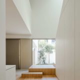 Белый бетонный дом в Португалии