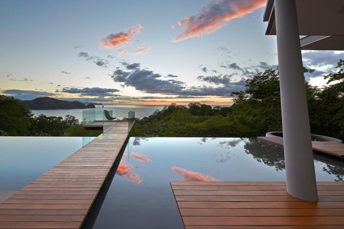 Дом для отдыха с видом на лес и океан в Коста-Рике 
