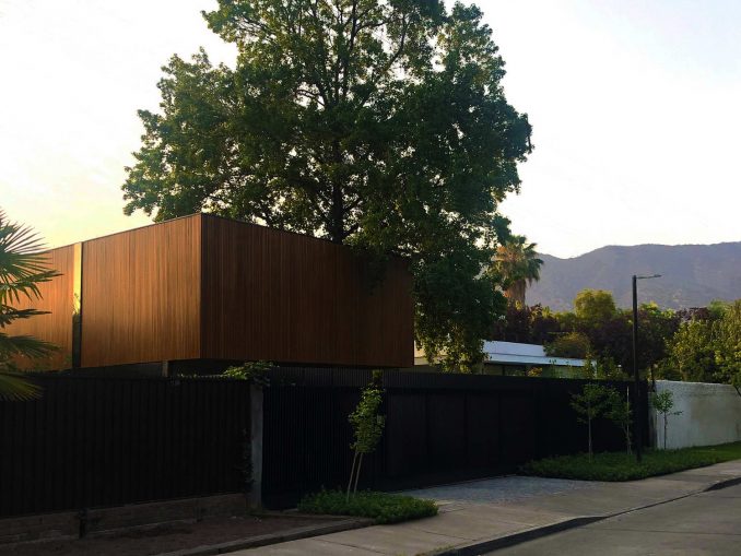 Современный загородный дом в Чили 