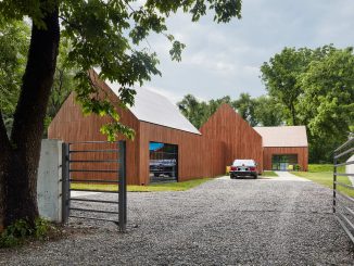 Современный дом-сарай (barnhouse), спроектированный и построенный студентами в США