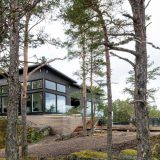Дачный дом на прибрежной скале в Финляндии