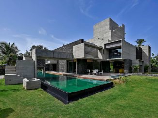 Брутальный бетонный дом в Индии