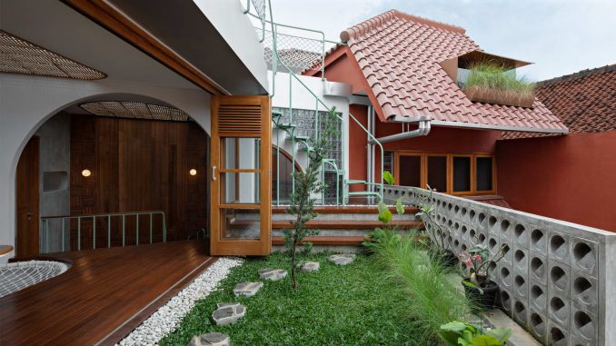 Очень необычный дом в Индонезии 