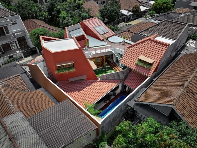 Очень необычный дом в Индонезии 