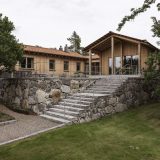 Простой деревянный дом в Швеции