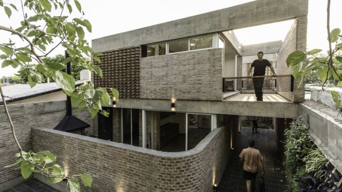 Martinez 3458 Building 1 Кирпичный дом на несколько семей в Аргентине
